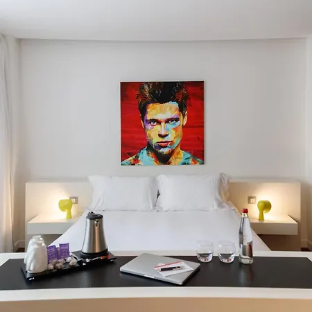 Hotel De Bourgtheroulde, Autograph Collection