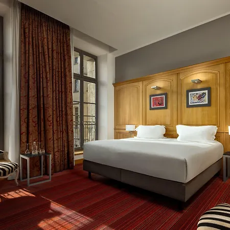 Hotel De Bourgtheroulde, Autograph Collection