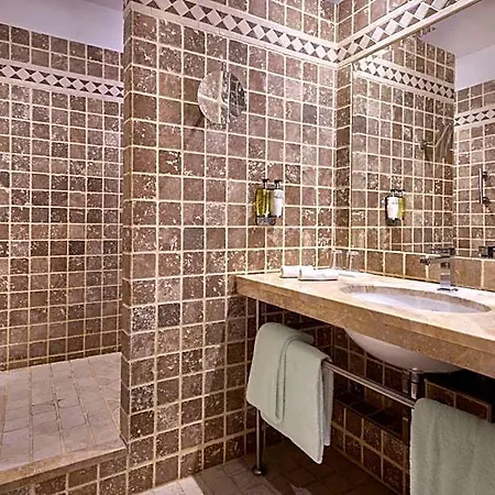 Hotel De Bourgtheroulde, Autograph Collection 5*
