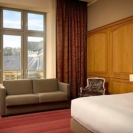 Hotel De Bourgtheroulde, Autograph Collection
