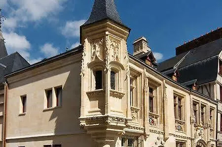 Hotel De Bourgtheroulde, Autograph Collection