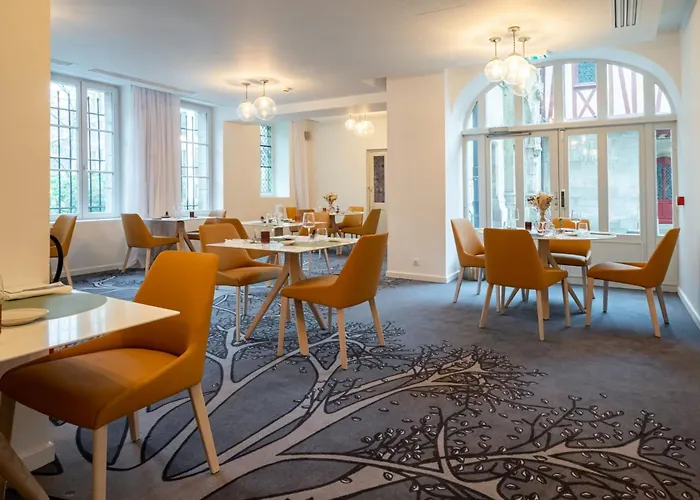 Hotel De Bourgtheroulde, Autograph Collection