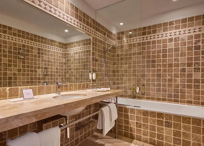 Hotel De Bourgtheroulde, Autograph Collection 5*