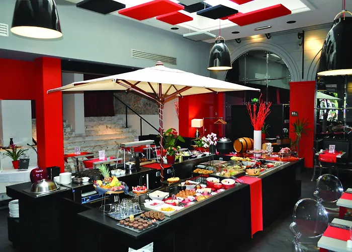 Hotel De Bourgtheroulde, Autograph Collection