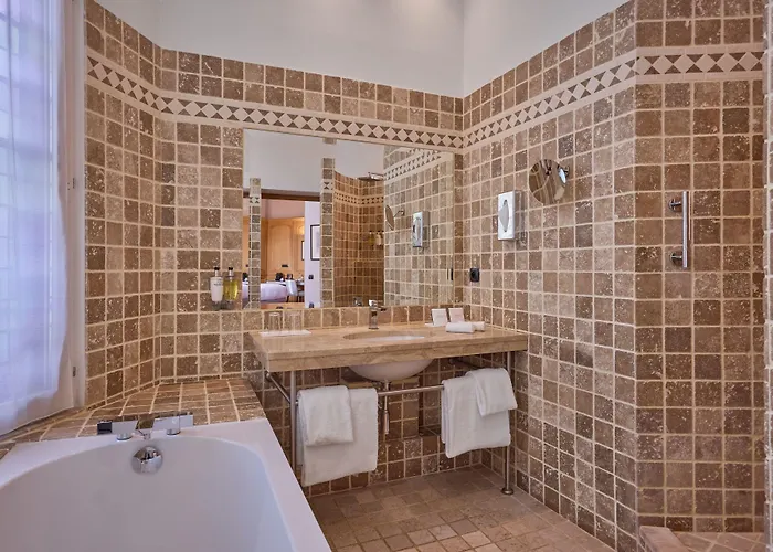 De Bourgtheroulde, Autograph Collection 5* Rouen