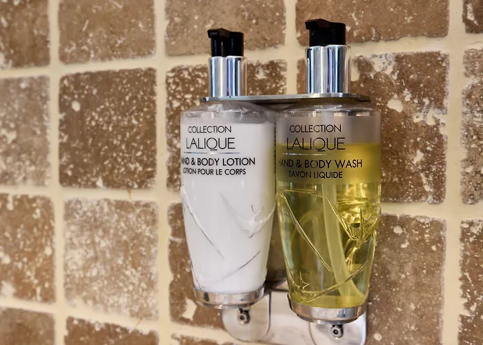 Hotel De Bourgtheroulde, Autograph Collection